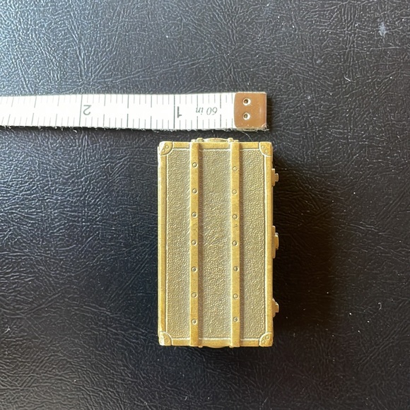 Louis Vuitton trunk paperweight. - Picture 11 of 12